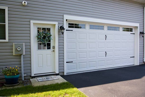 24/7 Emergency Garage Door Panel Replacement experts in Linden, AL
